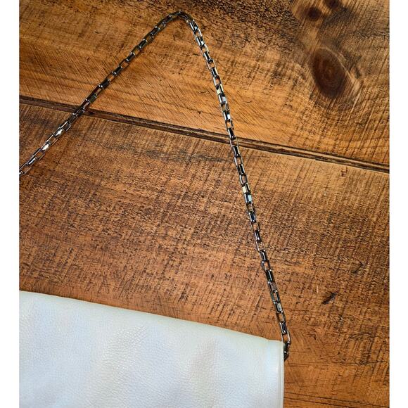 Michael Kors White Pebbled Leather Fold Over Clutch Shoulder Bag Tassel - Picture 3 of 14